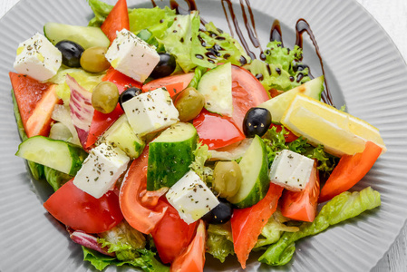 健康食品, 希腊沙拉配蔬菜和香料