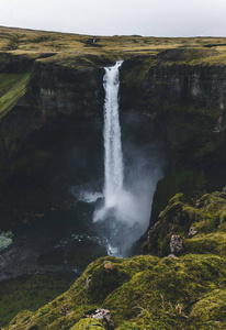 冰岛戏剧性 Haifoss 瀑布鸟瞰图