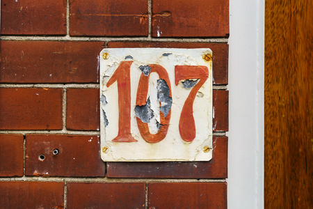 门牌号码 107门牌号码 34房子号码 35门牌号码 122数字6565隔离在白色