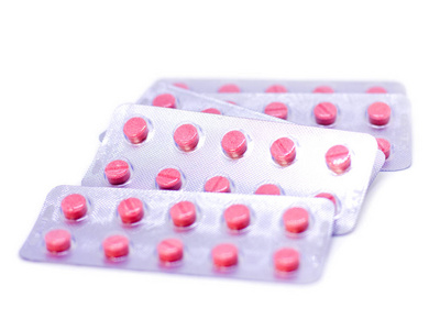 女性包里的粉色药丸图片