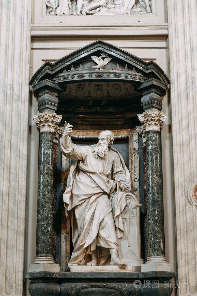 萨尔瓦多教会在罗马, 从外部和内部的看法。壁画和雕像, 建筑元素。一个历史性的地标, 旅游胜地。古代绘画和灰泥