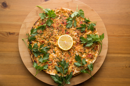 lahmacun。土耳其比萨饼