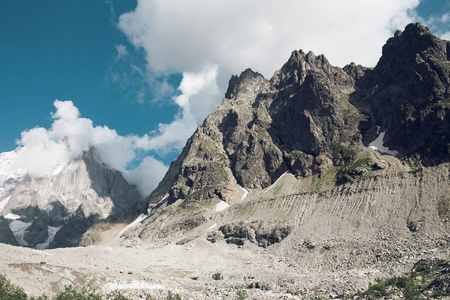 风景秀丽的和平阳光天山风景