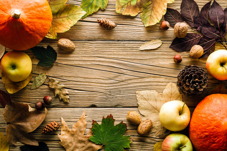 金黄秋天, 框架, 下落的叶子, 木背景, 概念, 拷贝空间