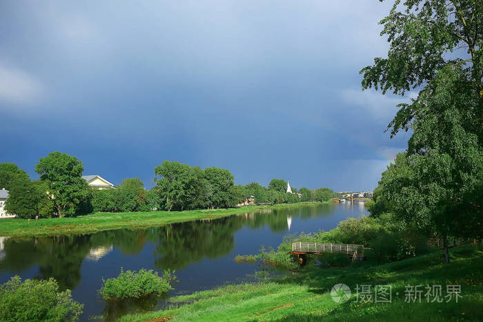 夏季公园景观,绿树和人行道照片-正版商用图片0snjvz-摄图新视界