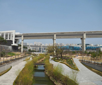 桥梁连接的大厦和大厦, 韩国