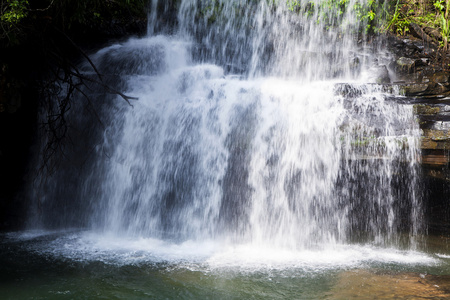 黄民 Keaw 瀑布沽岛叻