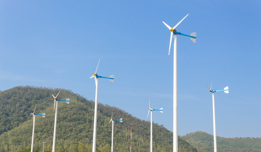 风电风扇替代能源的的风力发电机组照片