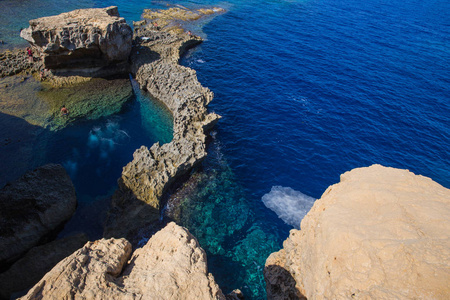 城市戈佐岛, 马耳他, 欧洲.海洋, 蓝色的水和人民.岩石和自然.
