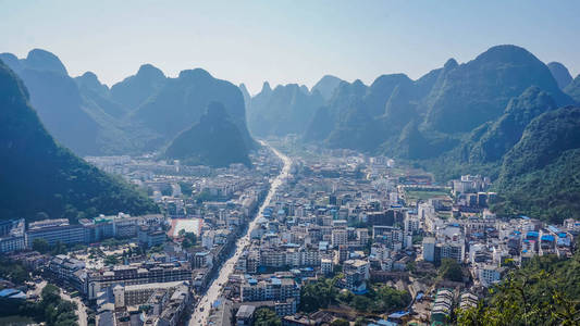 从鸟瞰图的阳朔村。中国