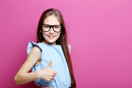 海盗船起大拇哥图片