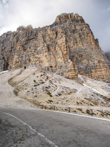 来自国家公园的 Cime 堤 Lavaredo, Cristallo 集团, 阿尔卑斯山的春天景观。白云岩南蒂罗尔。地点 Aur