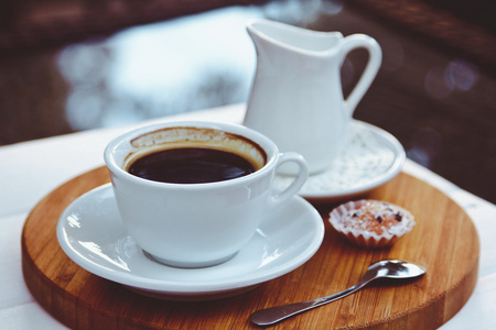 咖啡馆桌子图片-咖啡馆桌子素材-咖啡馆桌子插画-摄图新视界