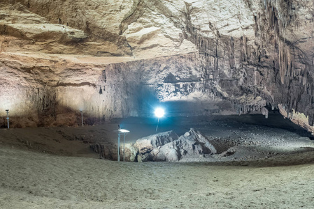 Silifke 地区天堂峡谷深处的洞穴观。梅尔辛土耳其