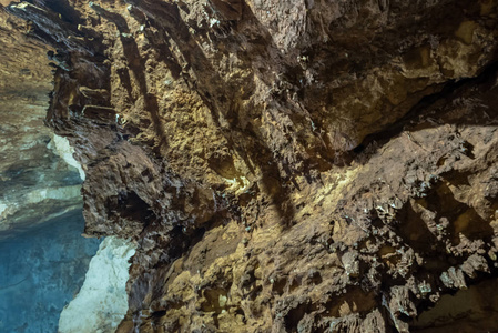 Silifke 地区天堂峡谷深处的洞穴观。梅尔辛土耳其