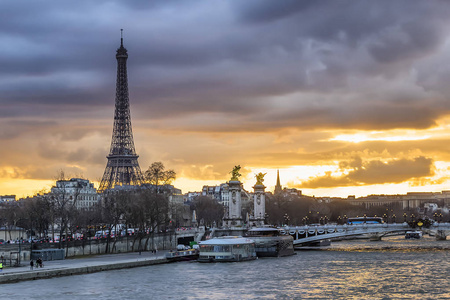 迷人的日落在巴黎, 塞纳河和埃菲尔铁塔