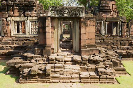 Phimai 历史公园的印度教寺庙遗址, 位于泰国的叻差。它是泰国最重要的高棉寺庙之一