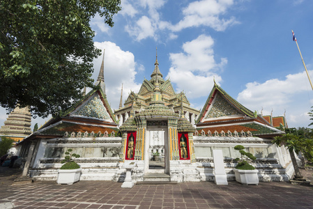 图书馆的 Phra Mondop 在佛寺和卧佛寺，曼谷，泰国