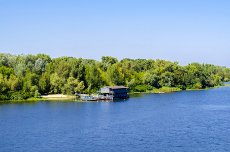 基辅，Ukraine.Banks 在第聂伯河的视图