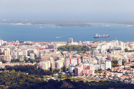 葡萄牙的 Setubal 城市和海滨