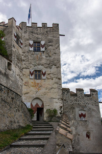 Churburg 的中世纪城堡在 Schluderns 的村庄在 Vinschgau, 南蒂罗尔