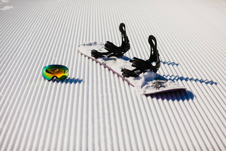 新雪的滑雪设备