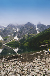 高山湖夏季