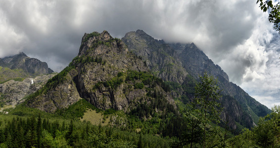 格鲁吉亚，云在山风景