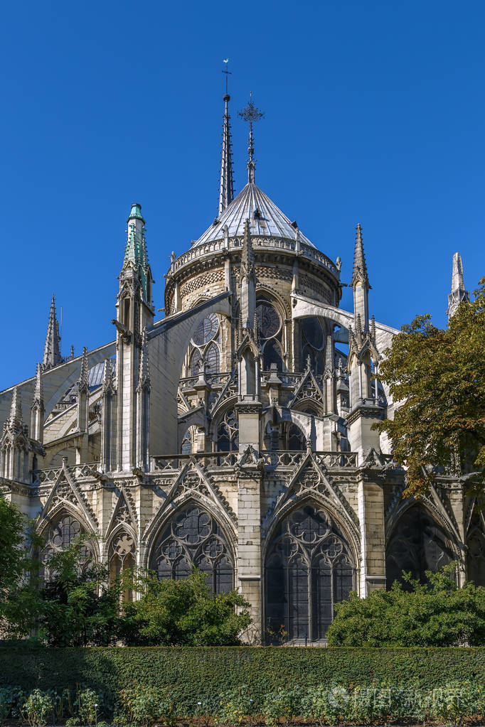 巴黎圣母院 》 是中世纪的天主教大教堂,在巴黎.查看东边的大教堂