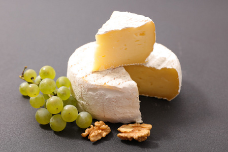 法国奶酪与葡萄