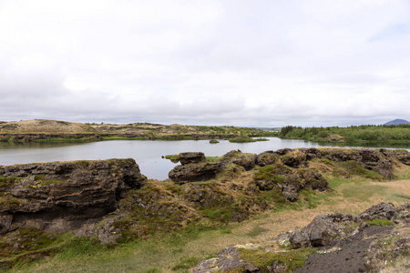 冰岛不同火山岩地层 Myvatn 湖景观研究