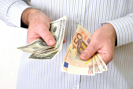 用钱的钱包图片