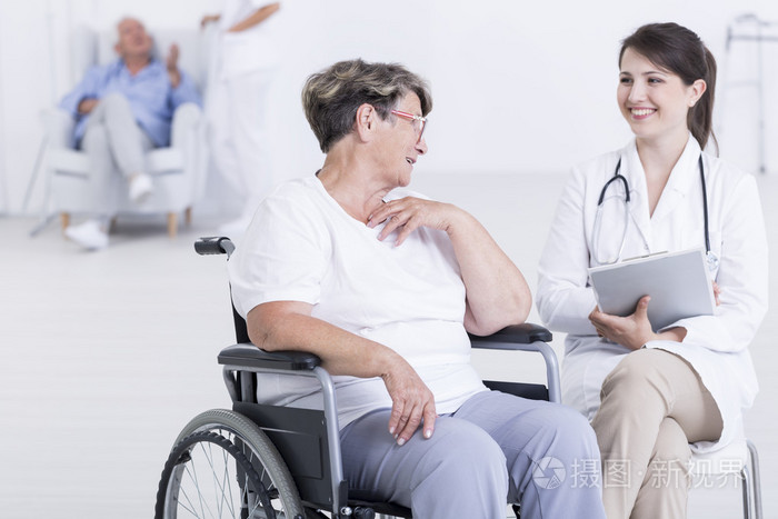 确保她的病人都是快乐