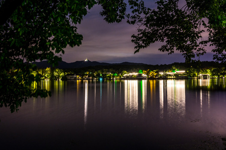 西湖的夜景