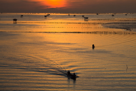 渔民村海边的日出
