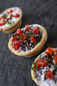 迷你巧克力和辣椒 tartlets