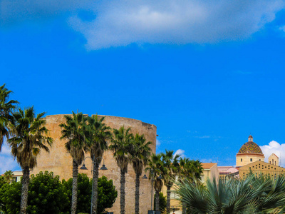 缤纷圆顶的阿尔盖罗大教堂和皇家直塔, Sulis 塔阿尔盖罗, 撒丁岛, 意大利