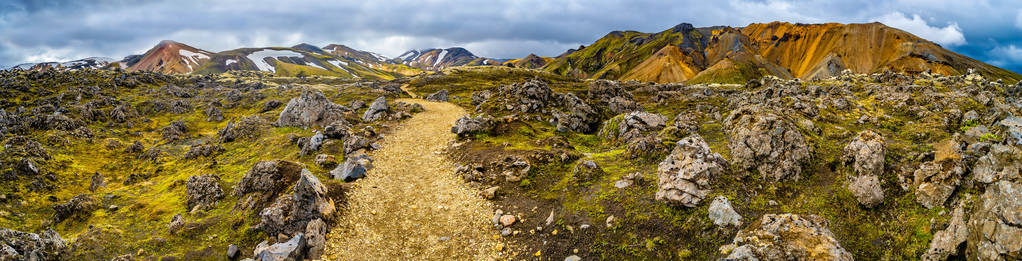 美丽多彩的火山山 Landmannalaugar 在冰岛, 夏季时间, 全景