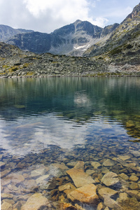 Musalenski 湖和大部分峰，里拉山