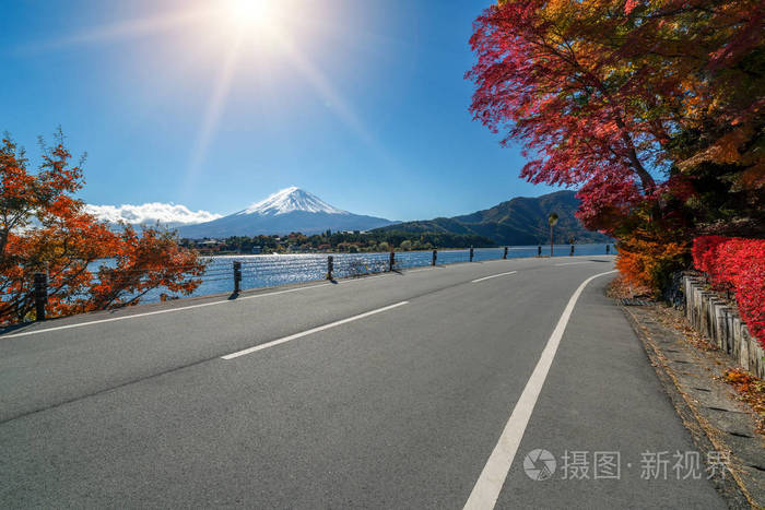 富士山 日本 多彩秋天湖河口湖是在日本享受的枫叶变化的颜色 使图像的那些叶子框架富士山富士山风景最好的地方之一照片 正版商用图片0synf9 摄图新视界 富士山 日本 多彩秋天湖河口湖是在日本享受的枫叶变化的颜色 使图像的那些叶子框架富士山富士山风景最好的地方之一照片 正版商用图片0synf9 摄图新视界
