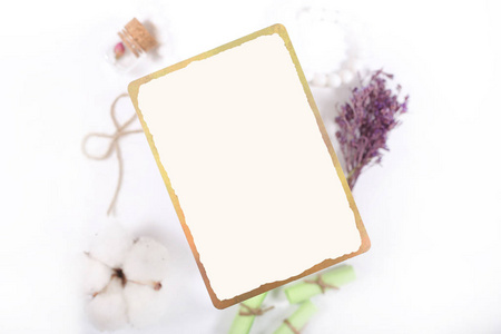 卡片写食谱是在一个明亮的背景图片