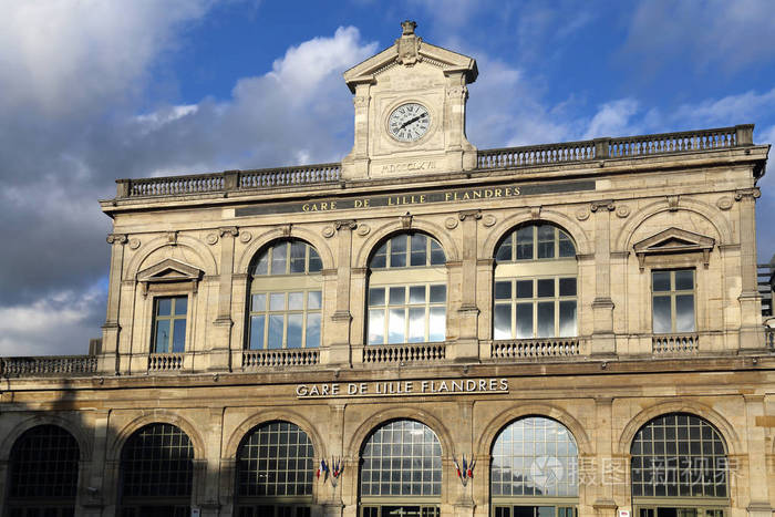 里尔的火车站, 法国在黄昏的阳光下