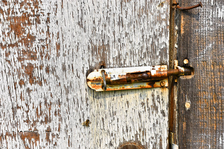 旧古董门闩锁的特写图像