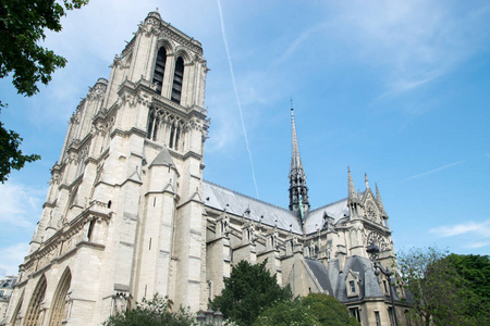 在巴黎，法国巴黎圣母院大教堂