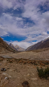 在巴基斯坦北部喀喇昆仑山山脉的 Braldu 河徒步旅行, K2 在喀喇昆仑山范围内徒步旅行的小径, 巴基斯坦