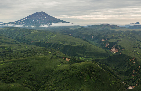 Ilyinsky 火山睡火山。南堪察加自然公园