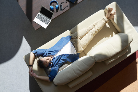 懒人沙发人图片