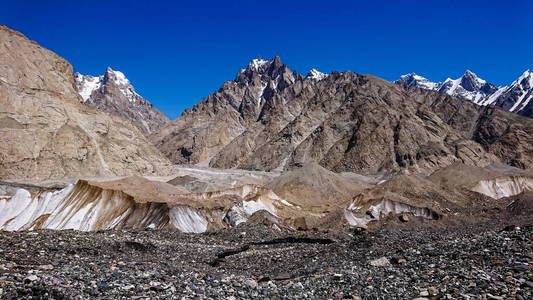 Masherbrum 山顶在 Goro Ii 阵营在早晨, K2 基地阵营, 巴基斯坦