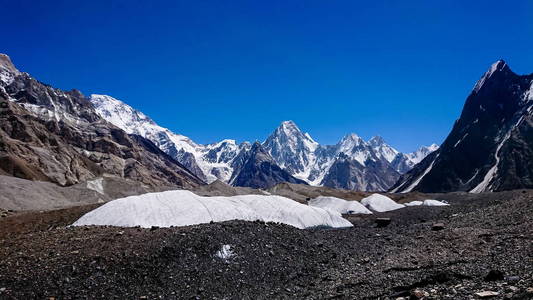 Masherbrum 山顶在 Goro Ii 阵营在早晨, K2 基地阵营, 巴基斯坦