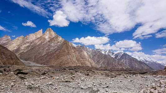 Masherbrum 山顶在 Goro Ii 阵营在早晨, K2 基地阵营, 巴基斯坦